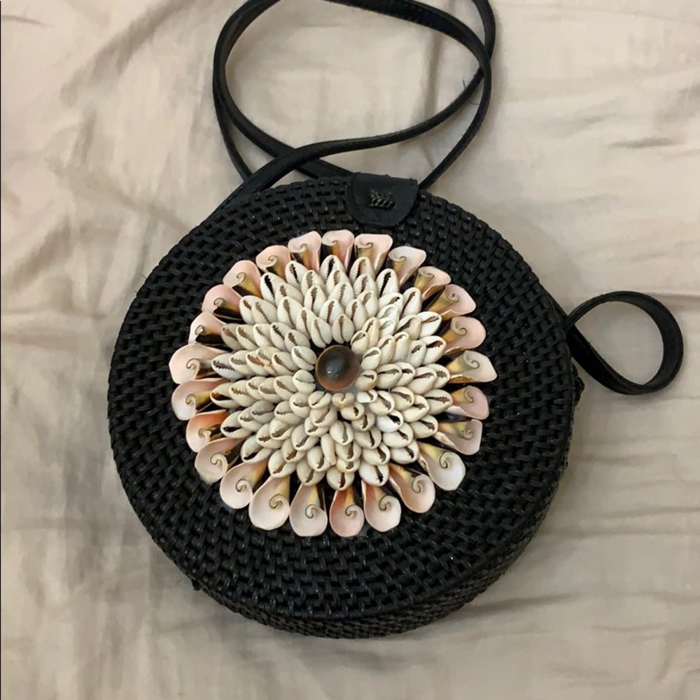 Black Wicker Sea Shell Leather strap Canteen Purse